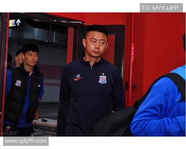 上海引进足球明星野兽助力球队提升实力引发球迷热议